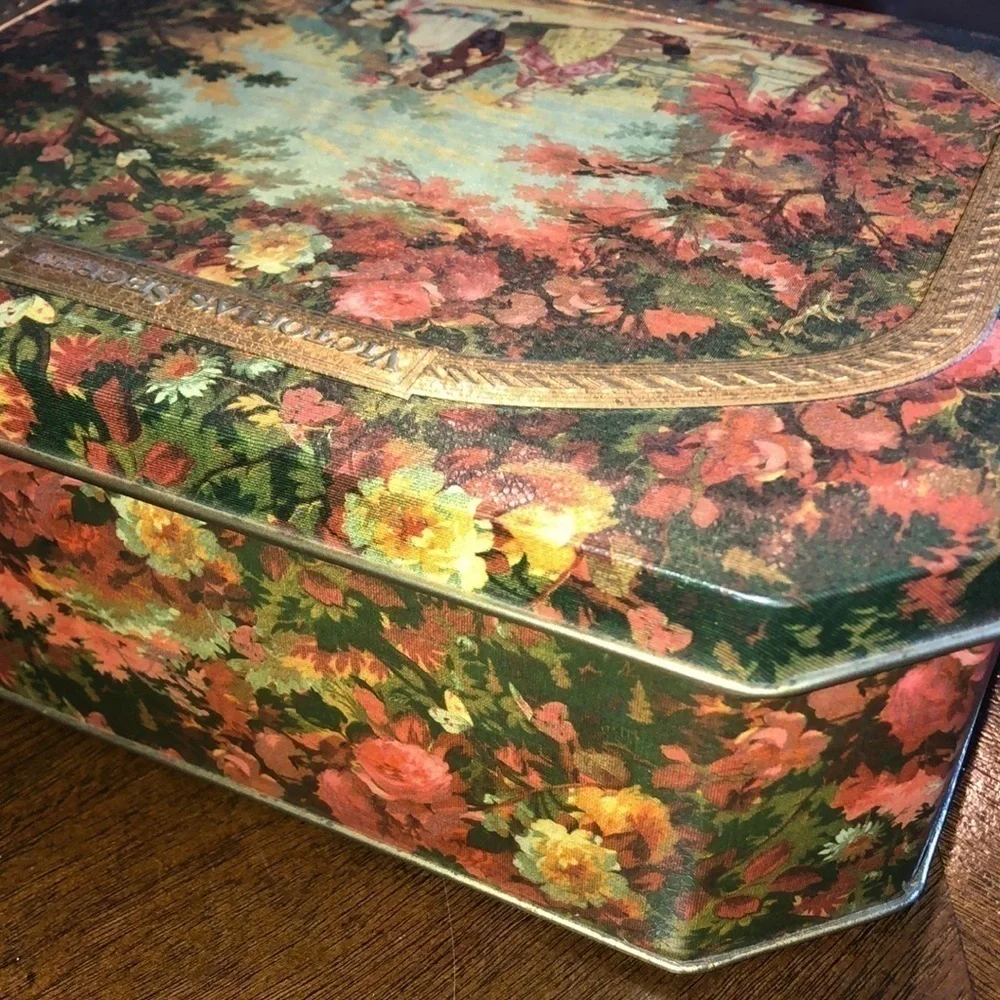 Victoria’s Secret Vintage Floral Victorian Collectible Tin